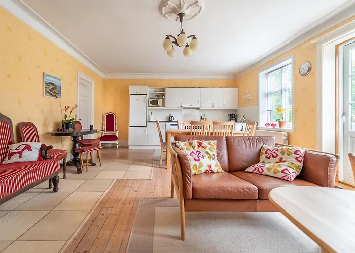 Charming, Spacious, Sea View Guest House